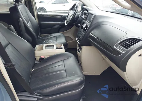 2016 Chrysler Town & Country Touring z USA, uszkodzony, nr VIN 2C4RC1BG6GR231645